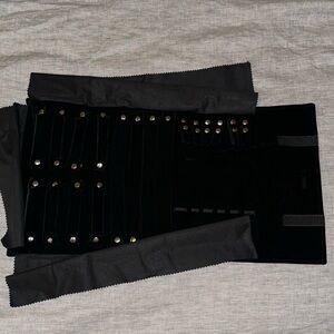 Large Velvet Jewelry Case Roll Bag! 🖤